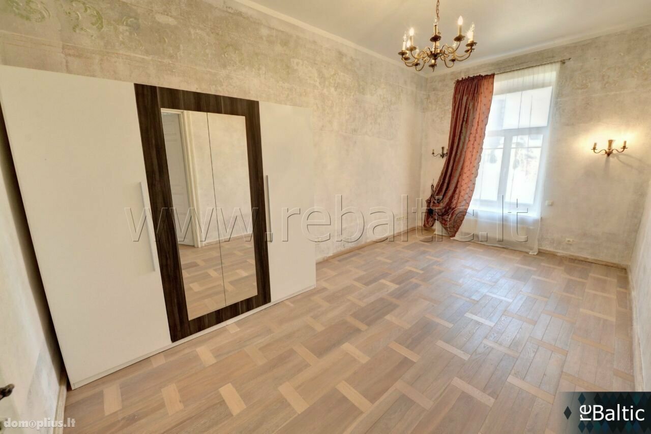 4 kambarių buto nuoma Vilniuje, Senamiestyje, M. Valančiaus g.