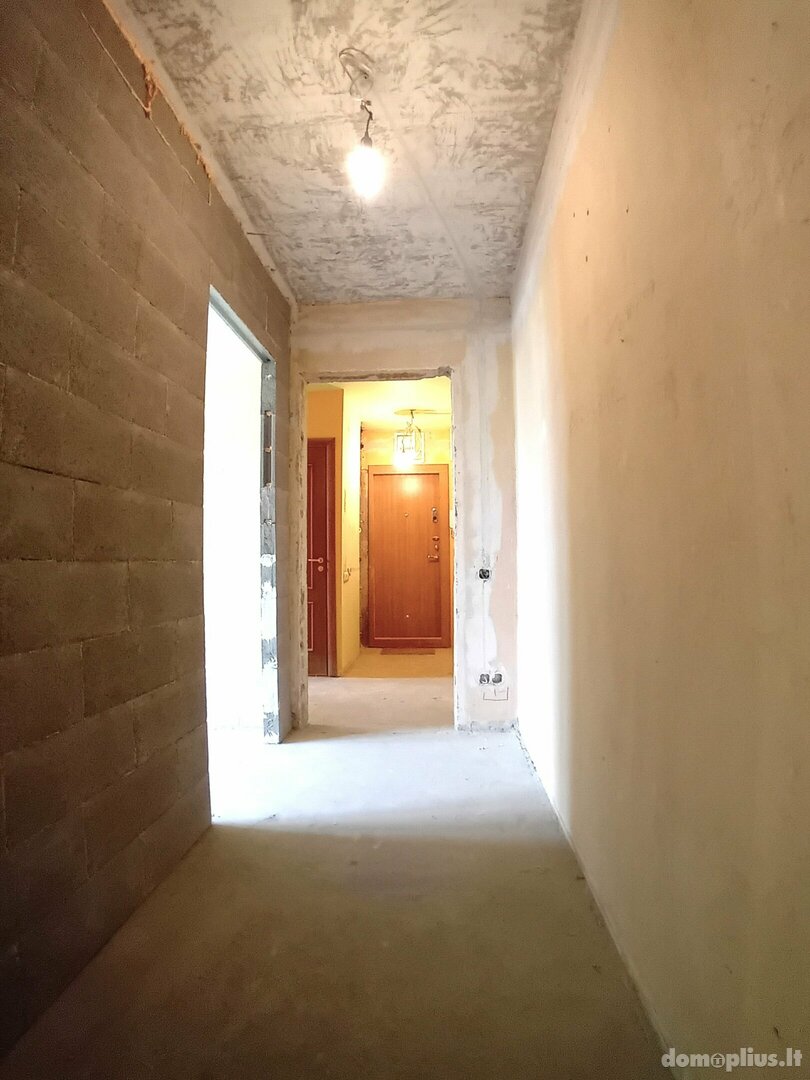 Parduodamas 3 kambarių butas Vilniuje, Karoliniškėse, Vido Maciulevičiaus g.