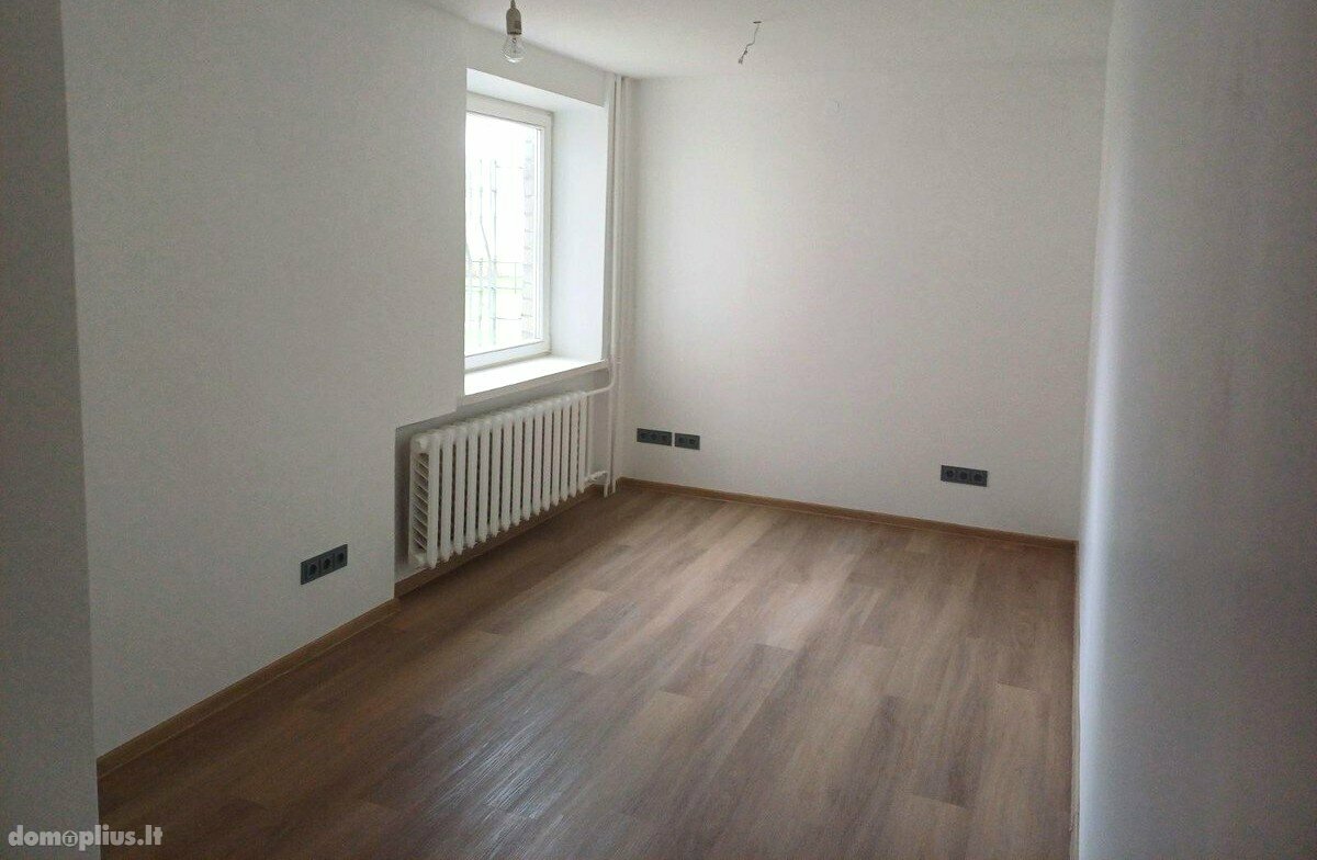 Parduodamas 3 kambarių butas Klaipėdoje, Poilsio, Darželio g.