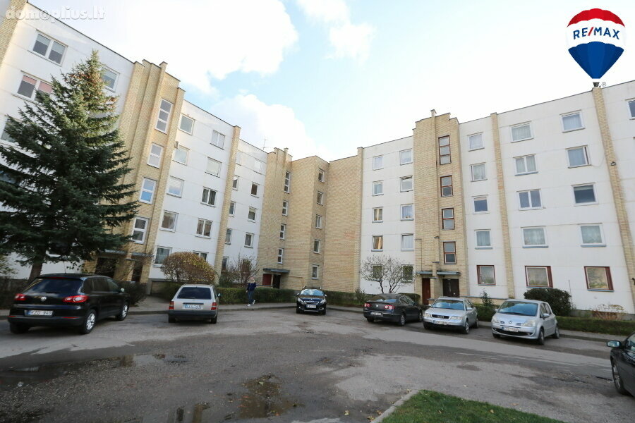 Parduodamas 3 kambarių butas Panevėžyje, Pilėnuose, J. Tilvyčio g.
