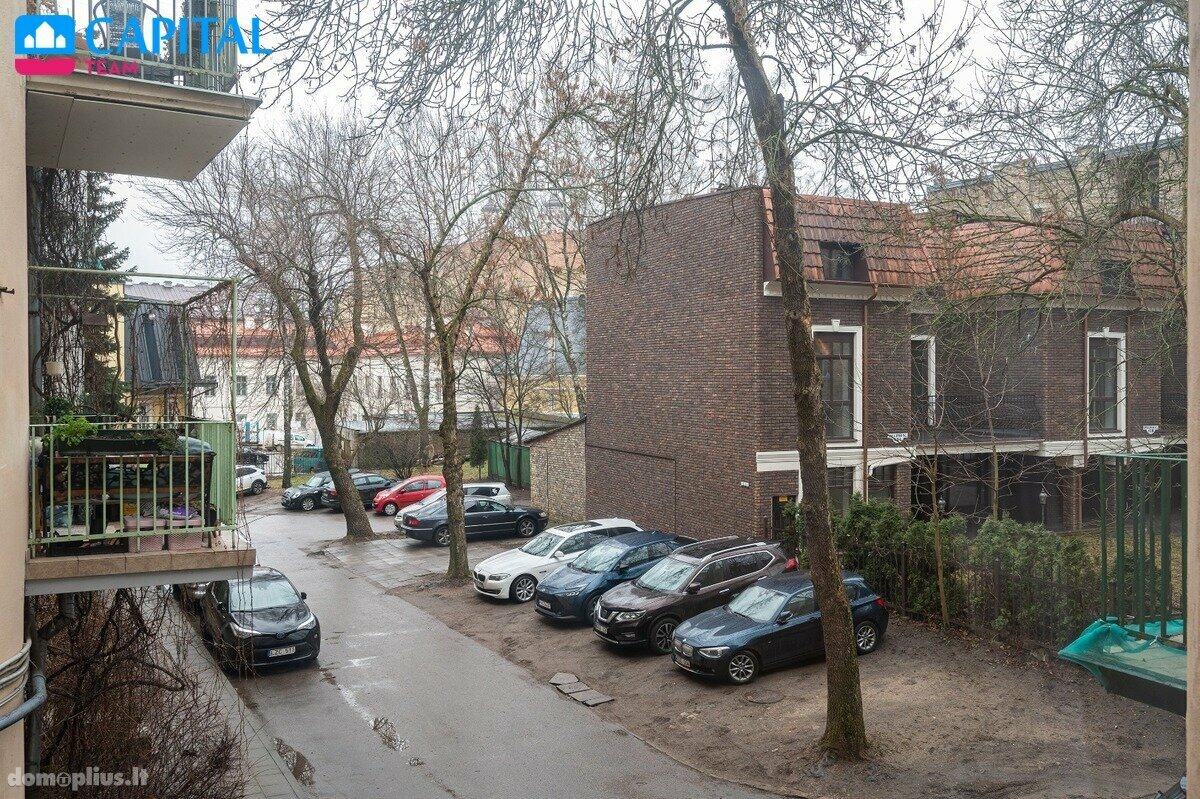 Parduodamas 4 kambarių butas Vilniuje, Senamiestyje, Pylimo g.