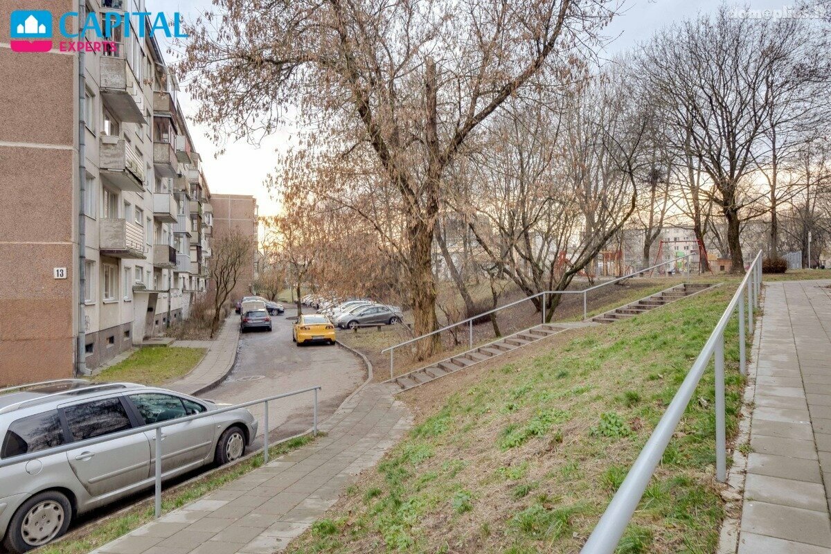 2 rooms apartment for sell Vilniuje, Žirmūnuose, Apkasų g.
