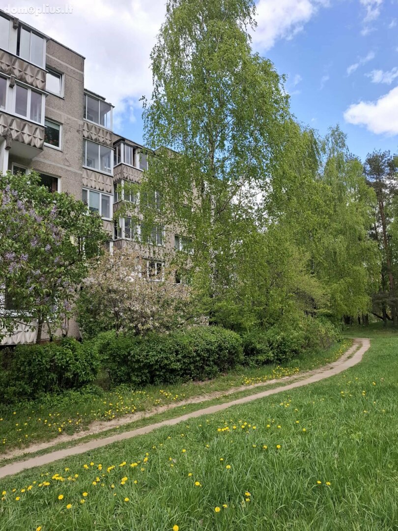 Parduodamas 3 kambarių butas Vilniuje, Šeškinėje, Laisvės pr.