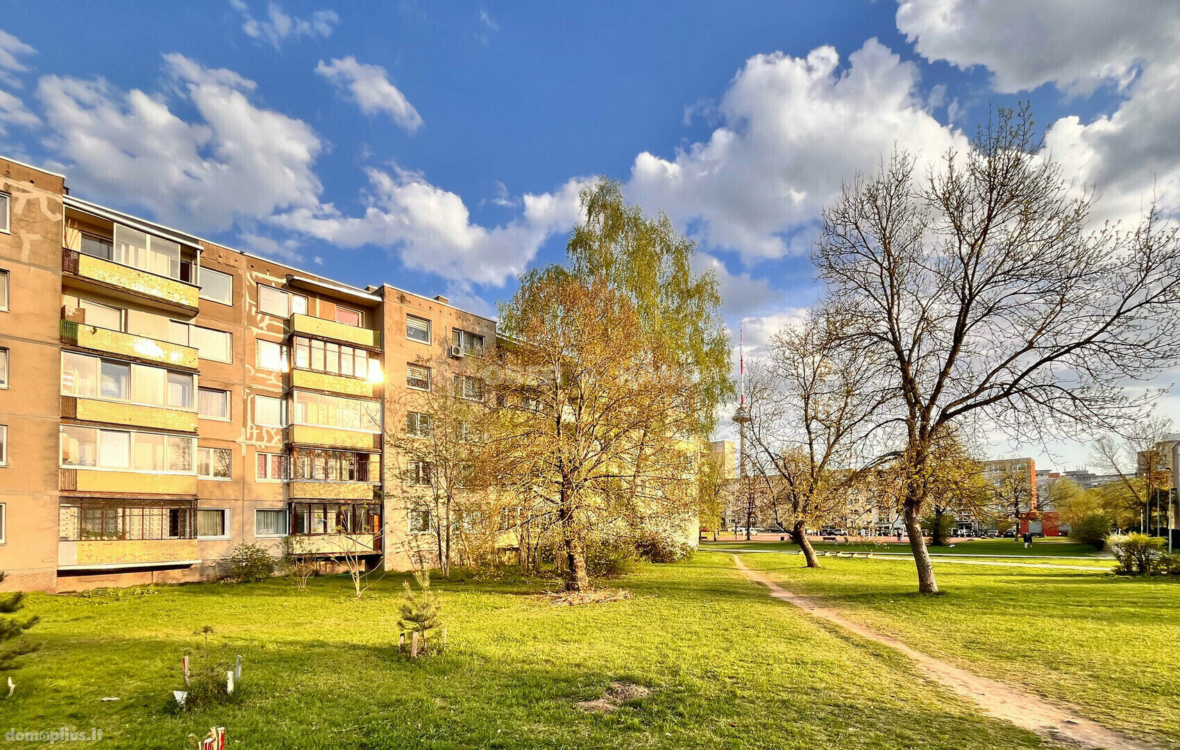 Parduodamas 1 kambario butas Vilniuje, Karoliniškėse, Algimanto Petro Kavoliuko g.
