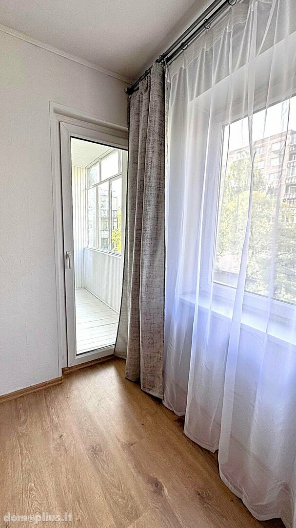 Parduodamas 3 kambarių butas Vilniuje, Šeškinėje, Paberžės g.