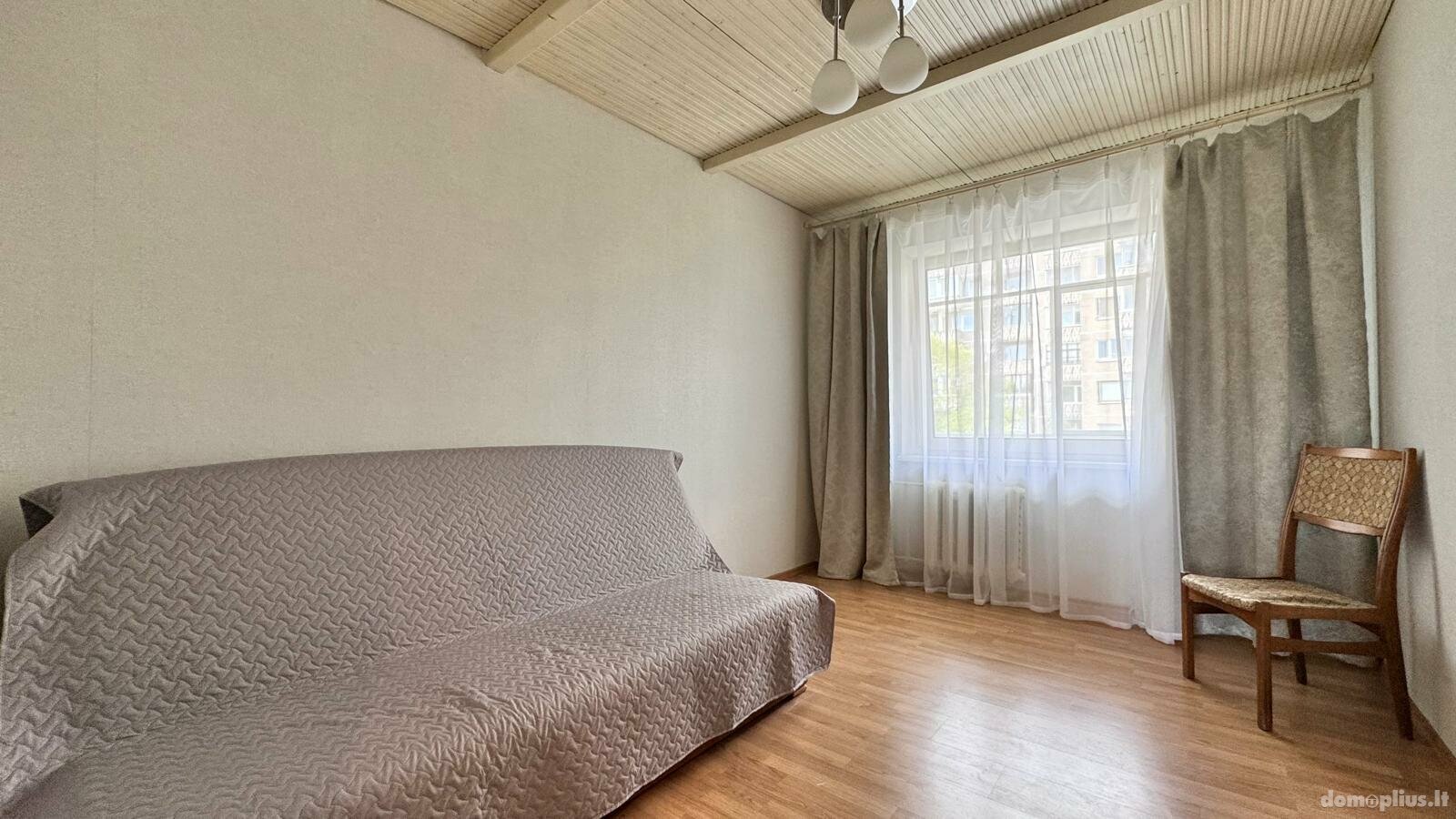 Parduodamas 3 kambarių butas Vilniuje, Šeškinėje, Paberžės g.