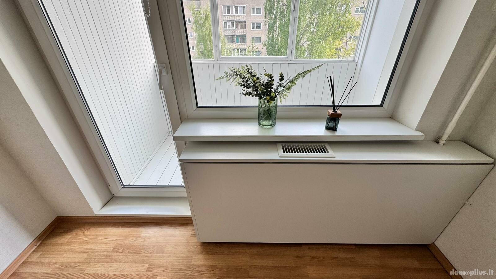Parduodamas 3 kambarių butas Vilniuje, Šeškinėje, Paberžės g.