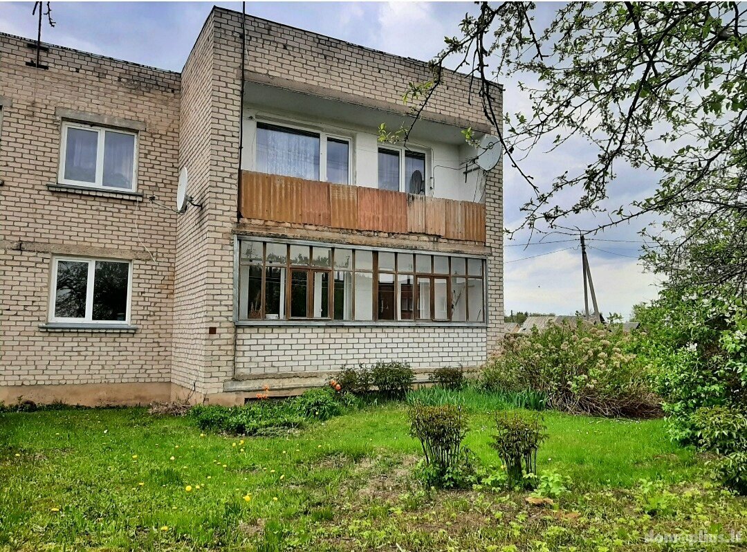 Parduodamas 3 kambarių butas Pakruojo rajono sav., Klovainiuose, Linkuvos g.