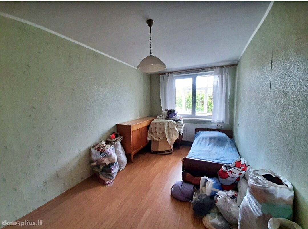 Parduodamas 3 kambarių butas Pakruojo rajono sav., Klovainiuose, Linkuvos g.