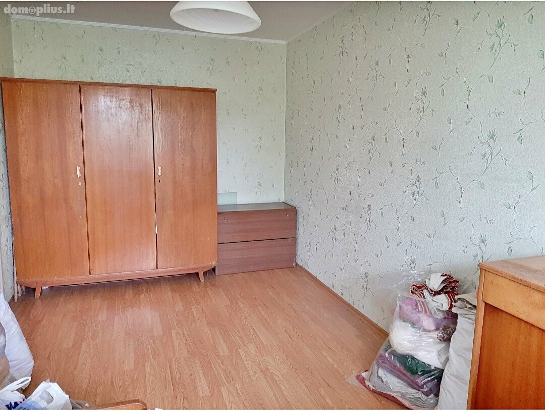 Parduodamas 3 kambarių butas Pakruojo rajono sav., Klovainiuose, Linkuvos g.