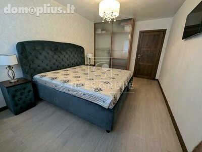 Parduodamas 3 kambarių butas Klaipėdoje, Naujakiemyje, Statybininkų pr.