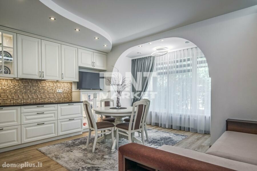 3 rooms apartment for sell Klaipėdoje, Centre, Birutės g.