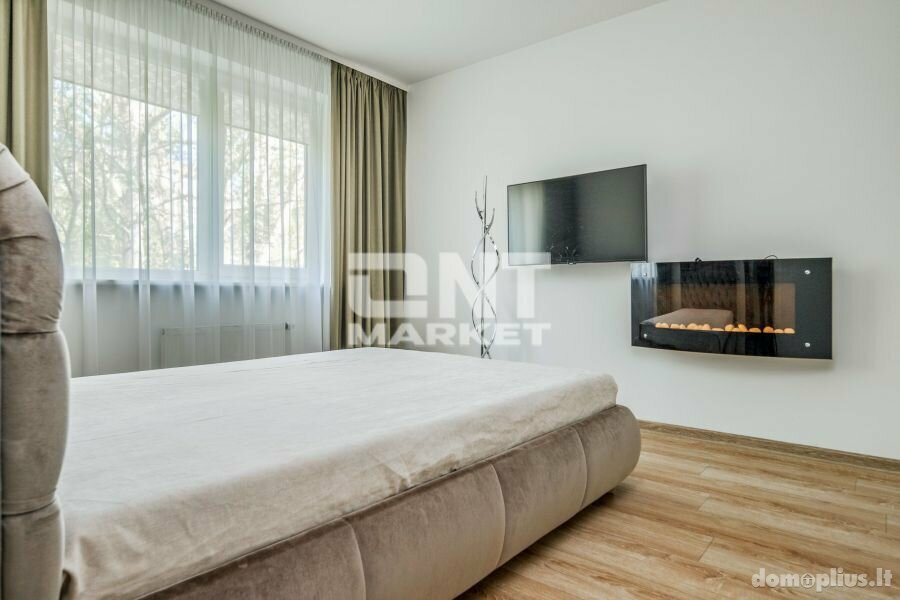 3 rooms apartment for sell Klaipėdoje, Centre, Birutės g.
