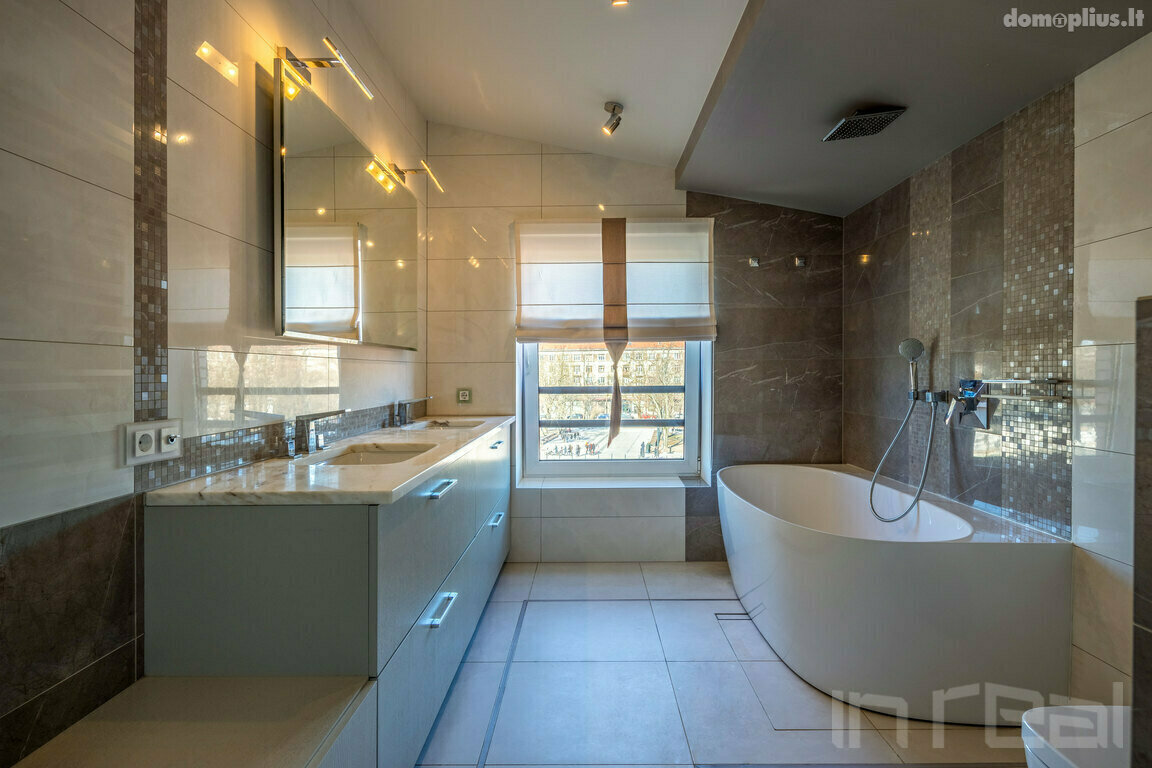 Продается 3 комнатная квартира Klaipėdoje, Senamiestyje, Turgaus g.