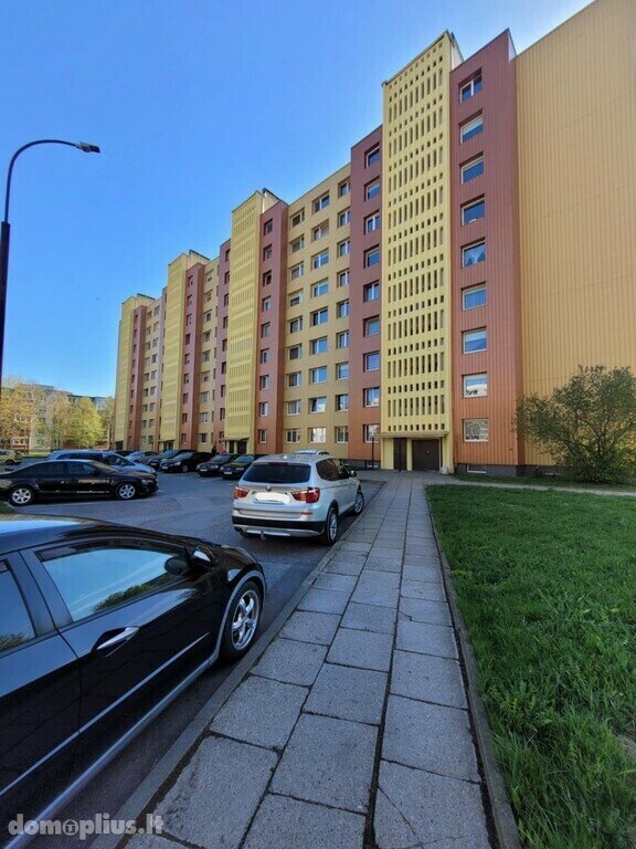 Parduodamas 4 kambarių butas Šiauliuose, Dainiuose, Aido g.