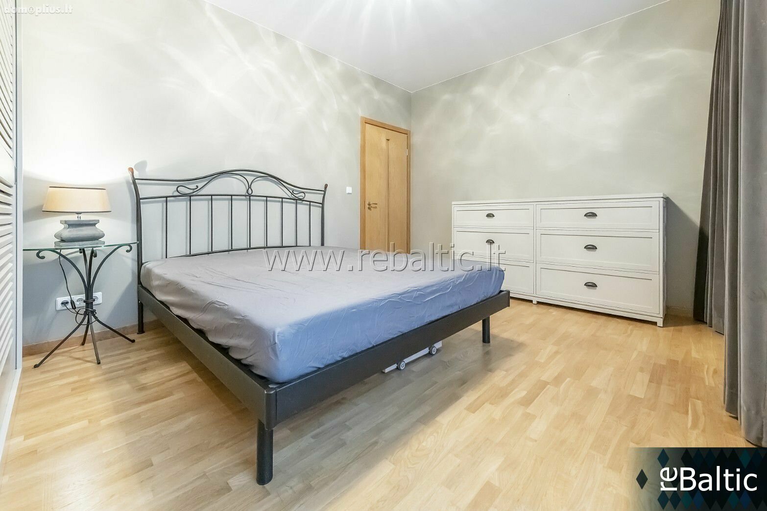 Parduodamas 3 kambarių butas Vilniuje, Antakalnyje, Žolyno g.