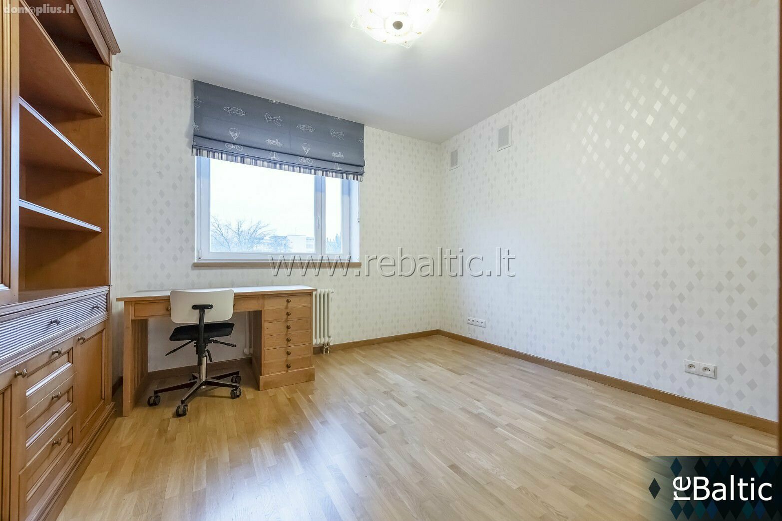 Parduodamas 3 kambarių butas Vilniuje, Antakalnyje, Žolyno g.