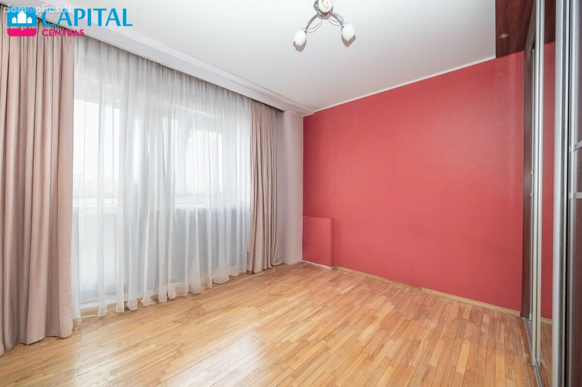 Продается 3 комнатная квартира Vilniuje, Pašilaičiuose, Medeinos g.