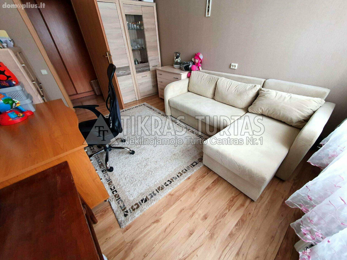 Parduodamas 3 kambarių butas Klaipėdoje, Naujakiemyje, Naujakiemio g.