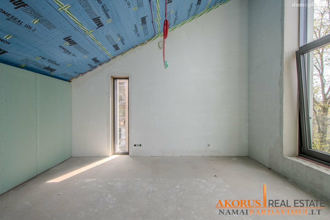 Parduodamas 4 kambarių butas Vilniuje, Žvėryne, Lūšių g.