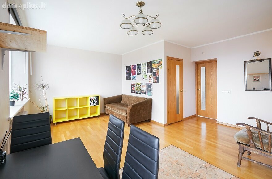 Parduodamas 3 kambarių butas Kaune, Žaliakalnyje, Savanorių pr.