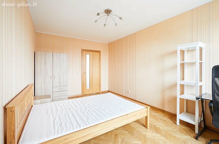 Parduodamas 3 kambarių butas Kaune, Žaliakalnyje, Savanorių pr.