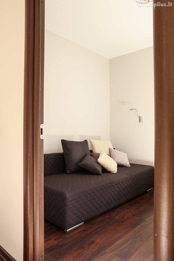 3 rooms apartment for rent Vilniuje, Naujamiestyje, S. Konarskio g.