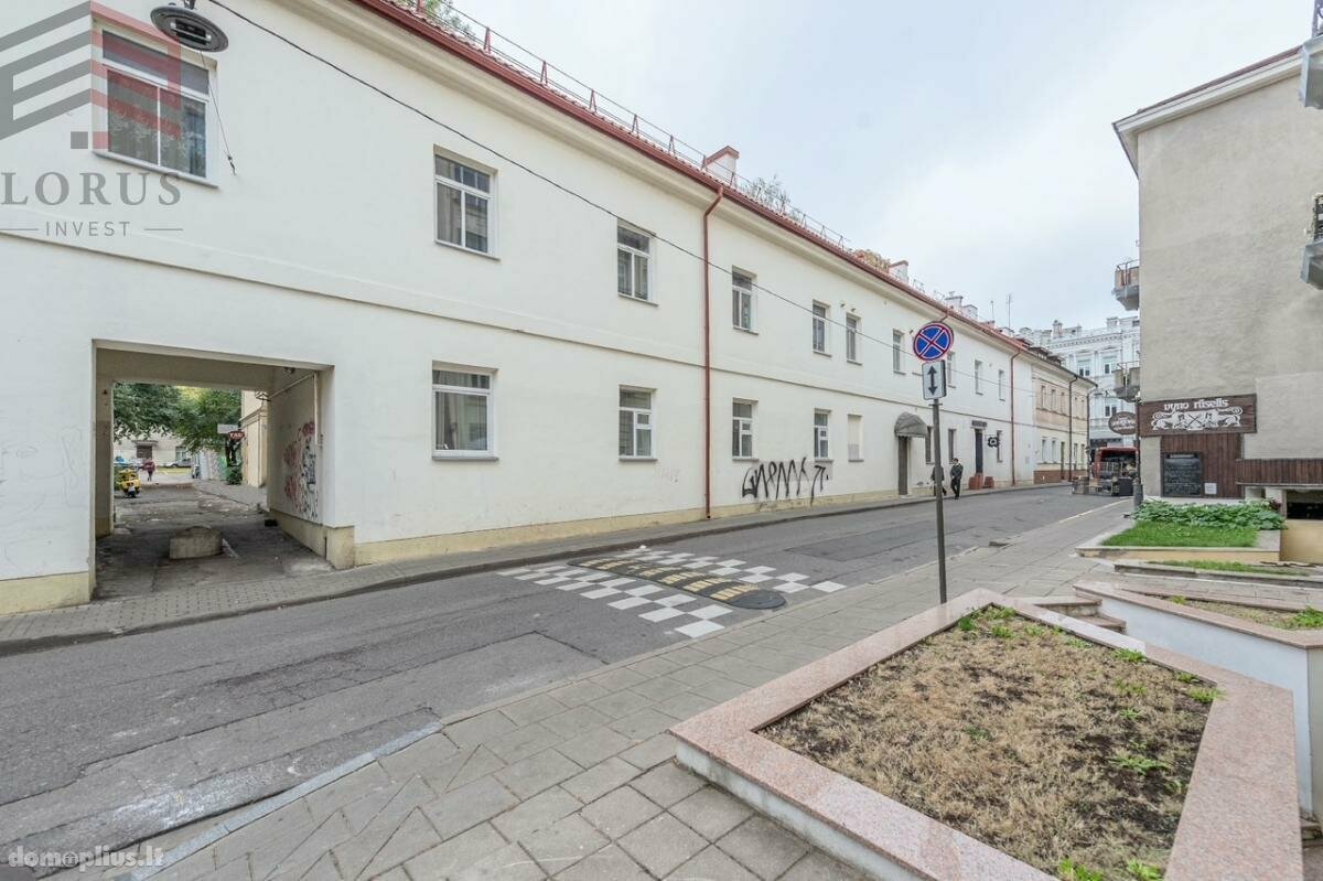 Parduodamas 3 kambarių butas Vilniuje, Senamiestyje, Labdarių g.