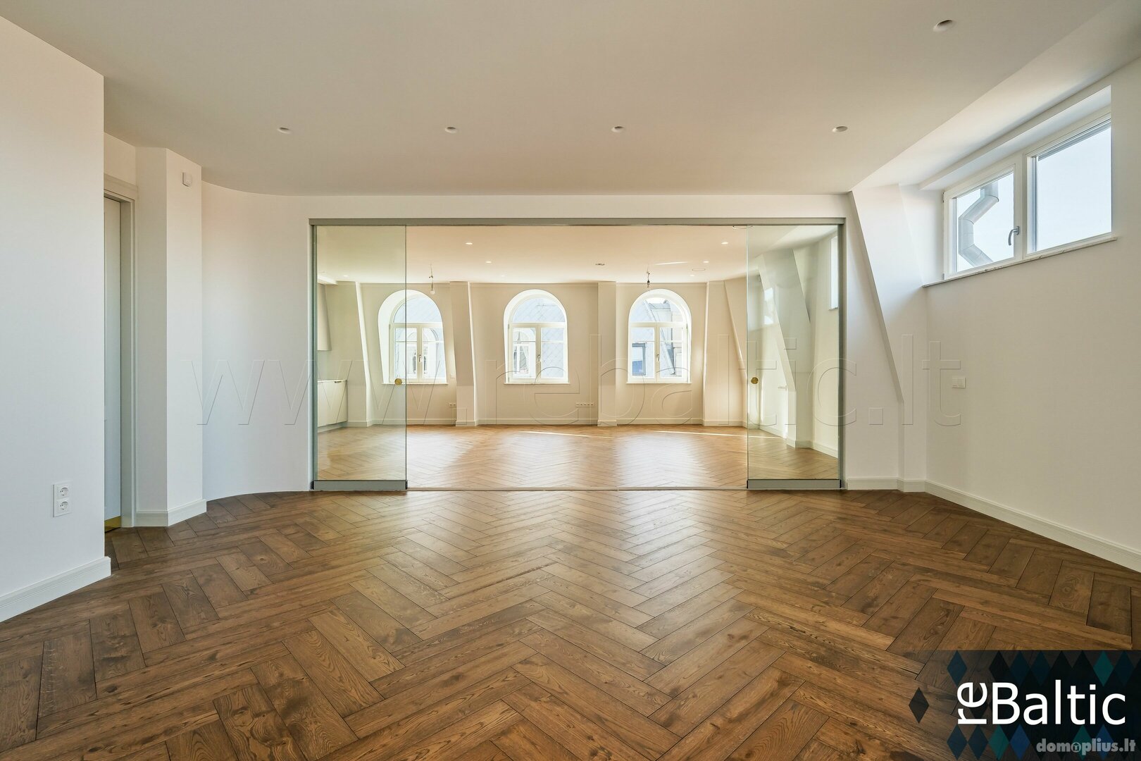 Продается 3 комнатная квартира Vilniuje, Senamiestyje, Gedimino pr.