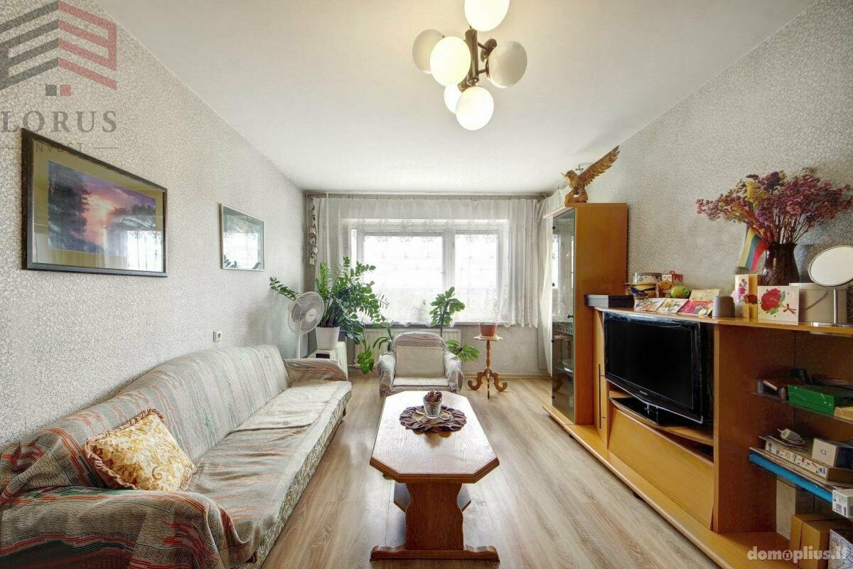 Parduodamas 3 kambarių butas Vilniuje, Šeškinėje, Gelvonų g.