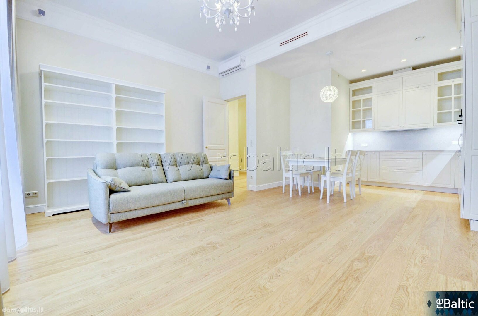 3 rooms apartment for rent Vilniuje, Senamiestyje, J. Basanavičiaus g.