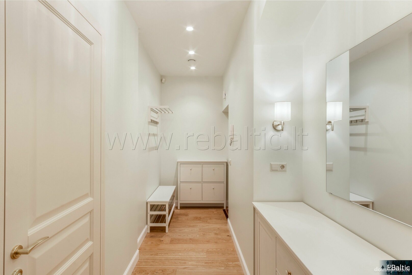 3 rooms apartment for rent Vilniuje, Senamiestyje, J. Basanavičiaus g.