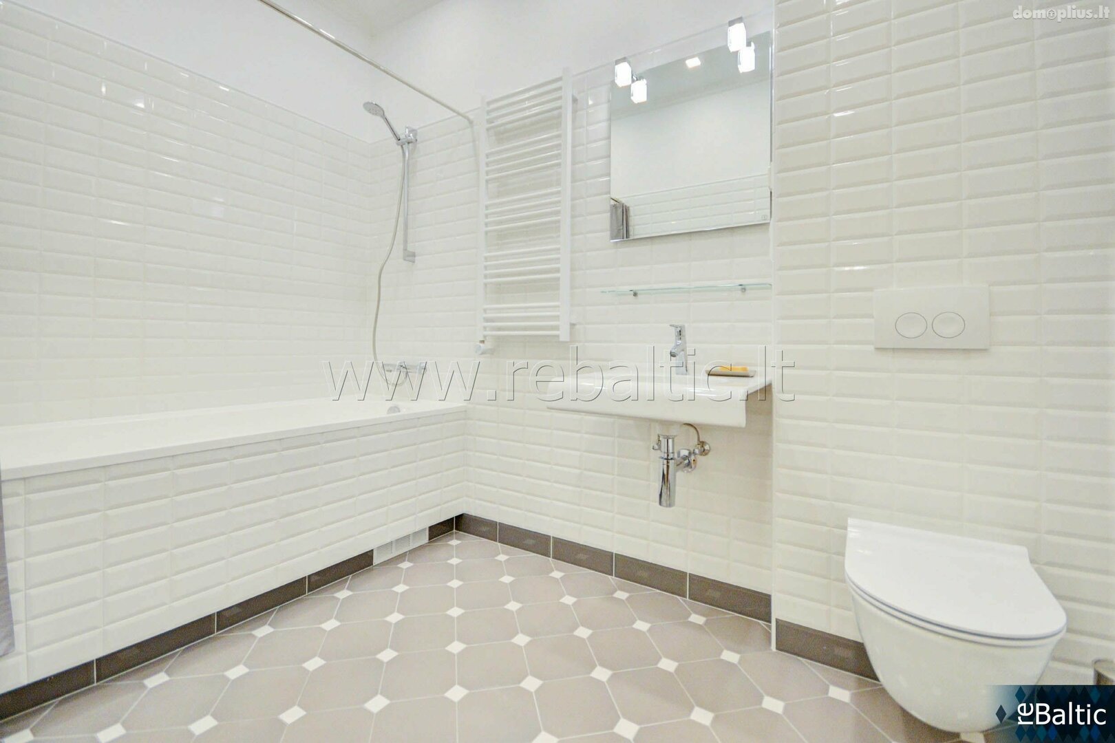3 rooms apartment for rent Vilniuje, Senamiestyje, J. Basanavičiaus g.