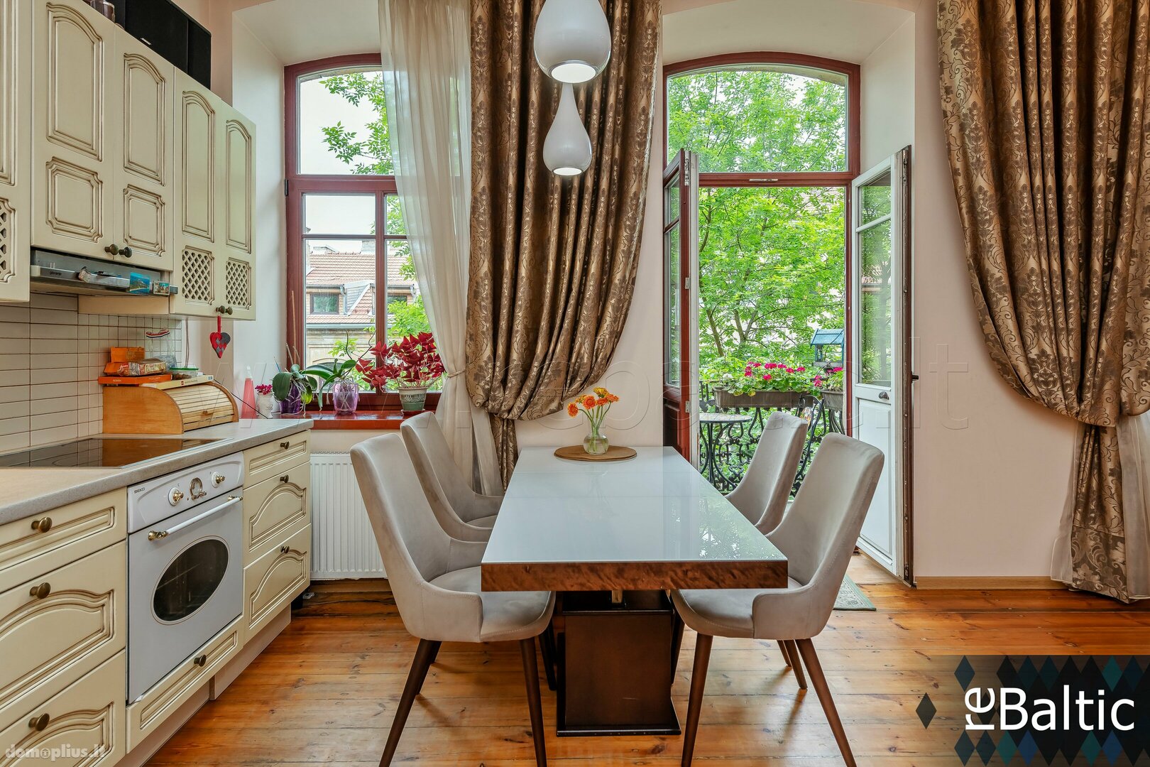 3 rooms apartment for sell Vilniuje, Senamiestyje, M. Daukšos g.