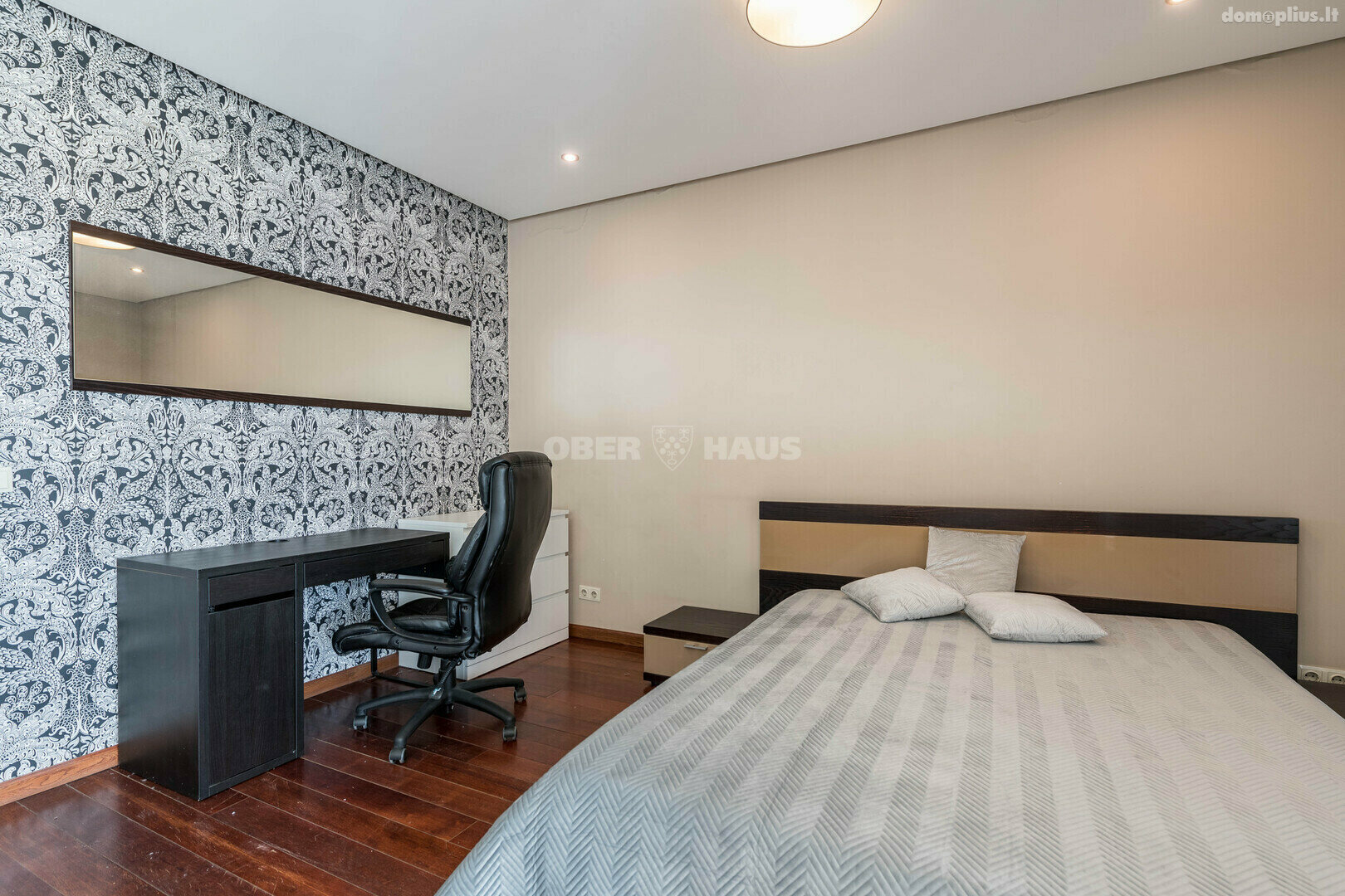 2 rooms apartment for sell Vilniuje, Karoliniškėse, Algimanto Petro Kavoliuko g.