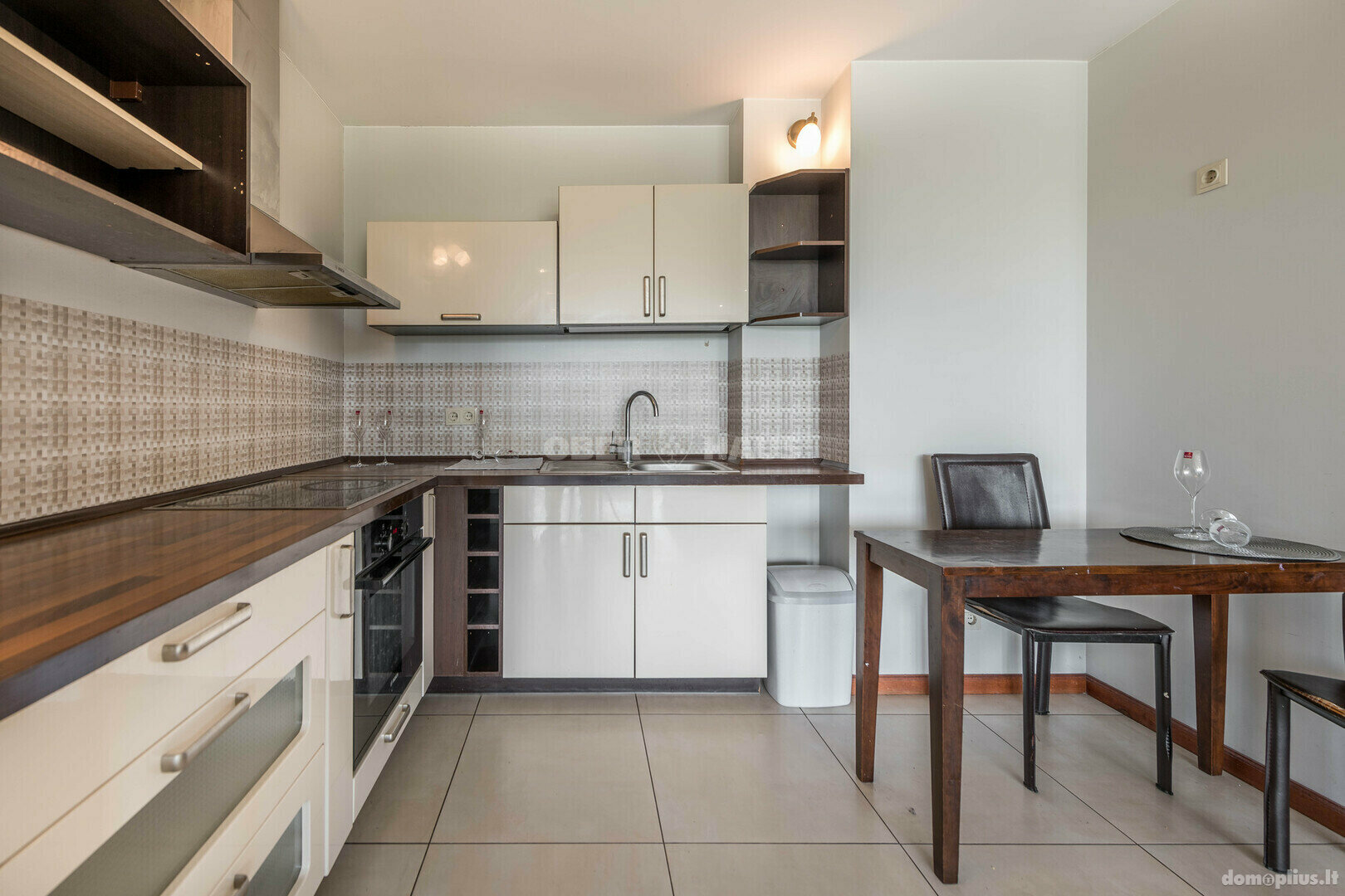 2 rooms apartment for sell Vilniuje, Karoliniškėse, Algimanto Petro Kavoliuko g.