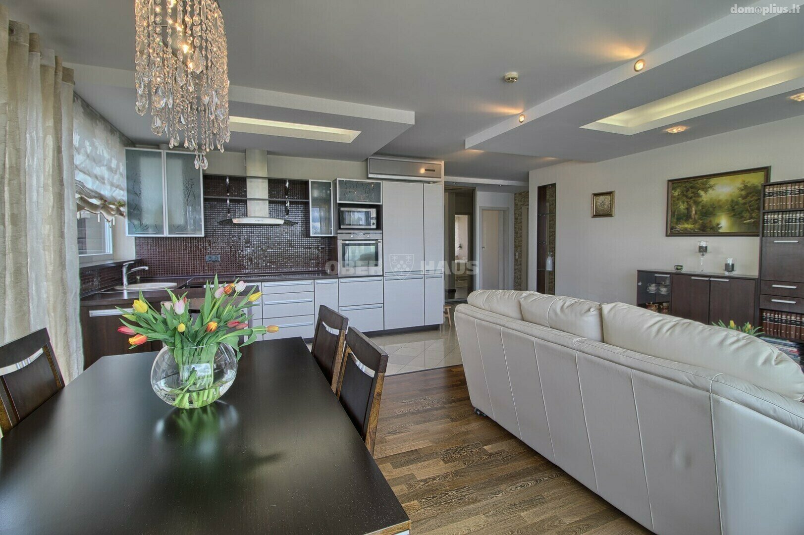3 rooms apartment for sell Šiauliuose, Centre, Vytauto g.