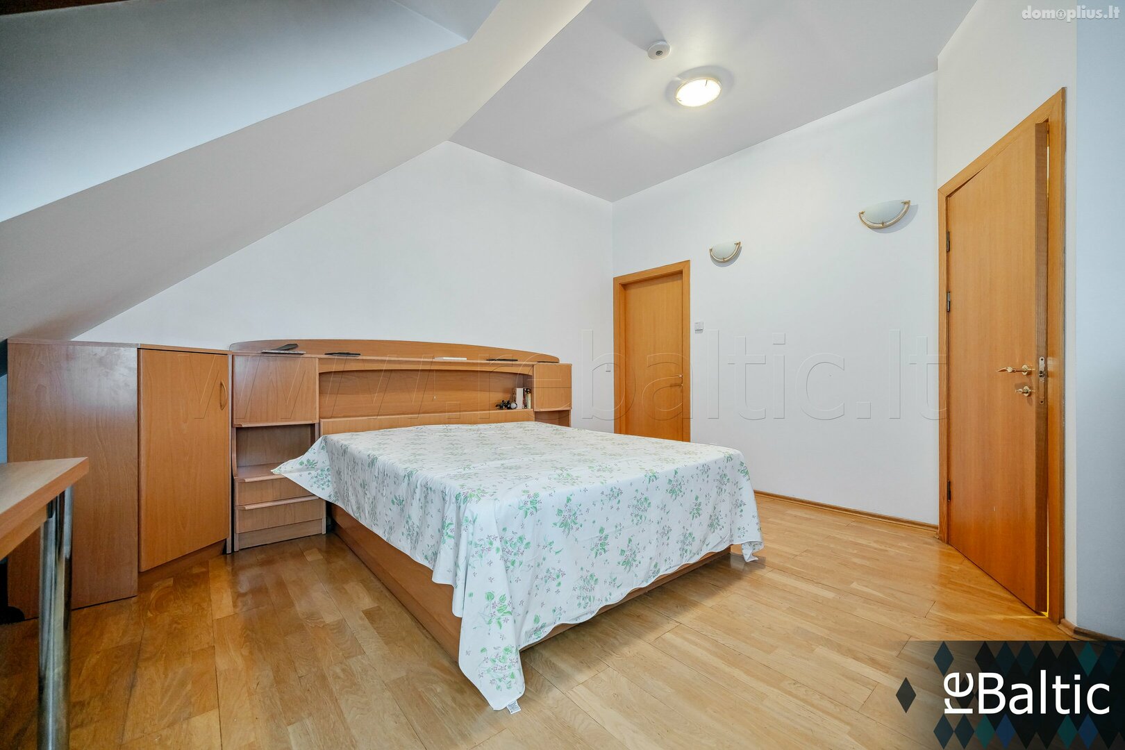 Продается 5 комнатная квартира Vilniuje, Senamiestyje, Bernardinų g.