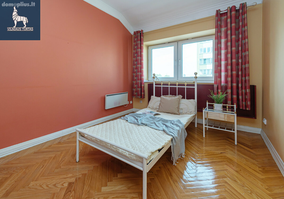 Продается 6 комнатная квартира Vilniuje, Pašilaičiuose, Laisvės pr.