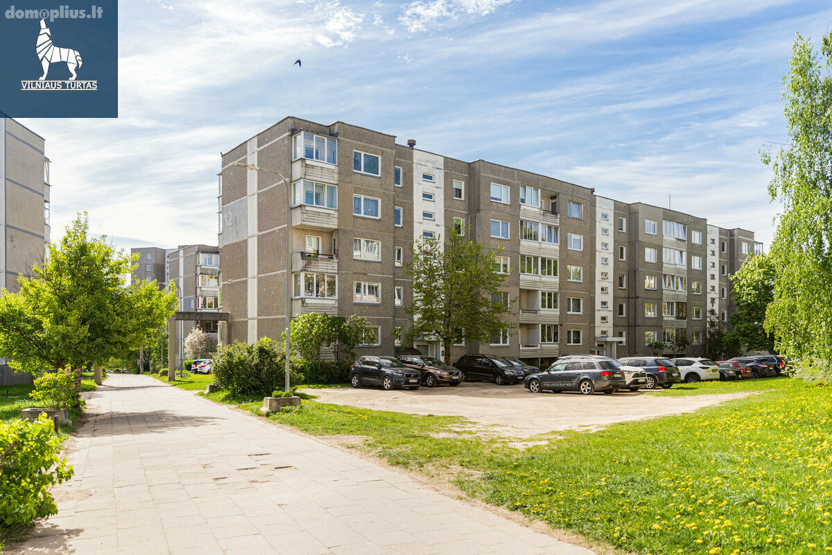 Parduodamas 4 kambarių butas Vilniuje, Fabijoniškėse, P. Žadeikos g.
