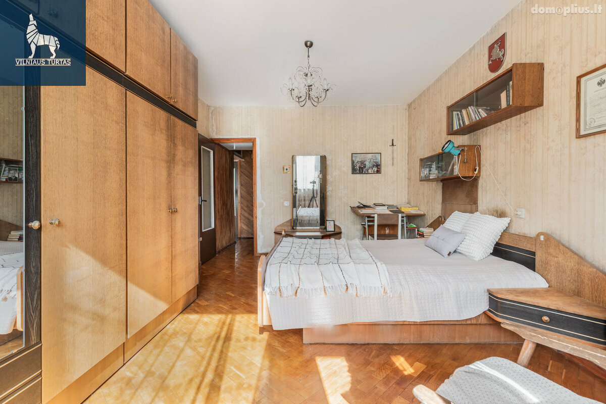 Продается 4 комнатная квартира Vilniuje, Fabijoniškėse, P. Žadeikos g.