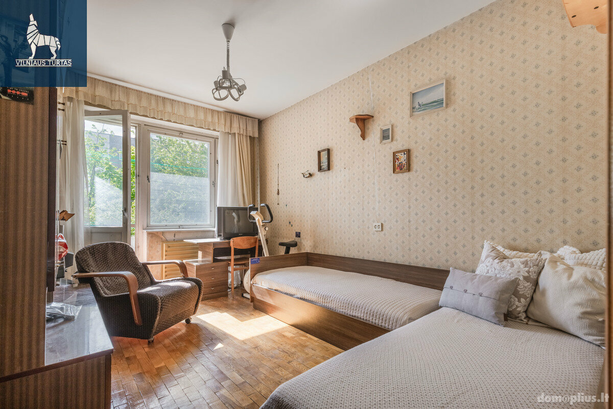 Продается 4 комнатная квартира Vilniuje, Fabijoniškėse, P. Žadeikos g.