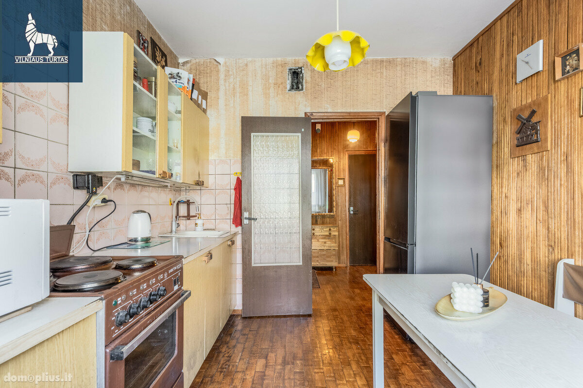 Продается 4 комнатная квартира Vilniuje, Fabijoniškėse, P. Žadeikos g.