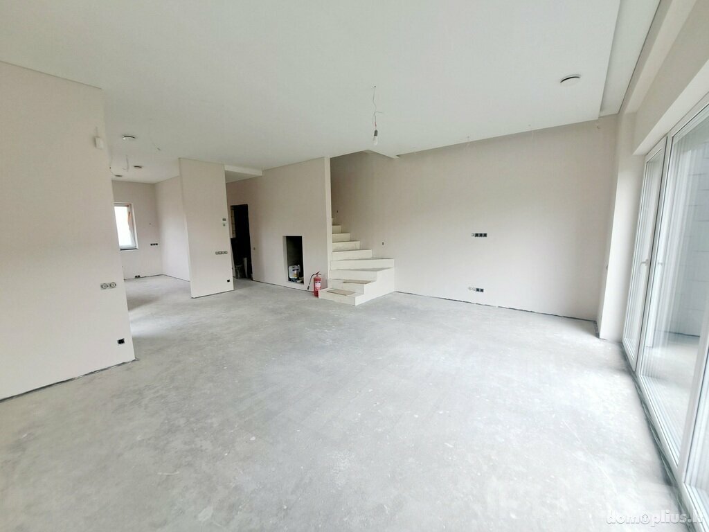 Parduodamas 4 kambarių butas Kaune, Aleksote, Akacijų g.