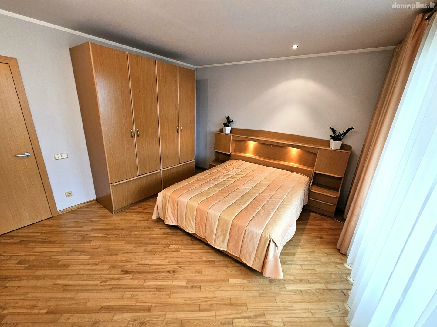 Сдаю 3 комнатную квартиру Kaune, Žaliakalnyje, Saulės g.