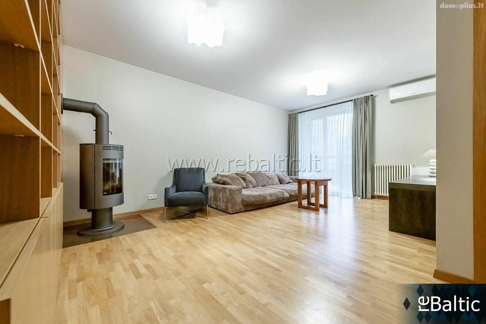 Parduodamas 4 kambarių butas Vilniuje, Antakalnyje, Žolyno g.