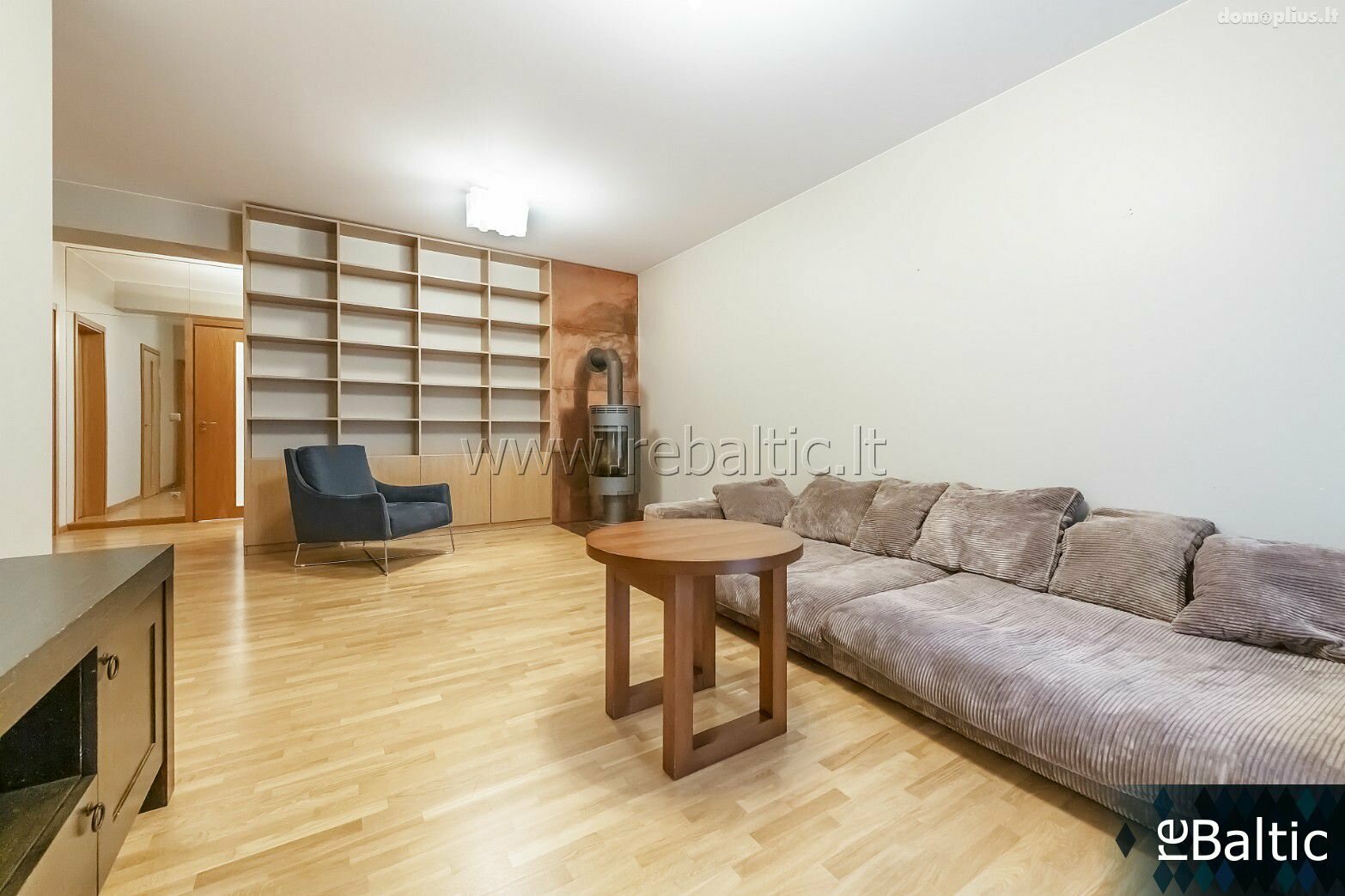 Parduodamas 4 kambarių butas Vilniuje, Antakalnyje, Žolyno g.