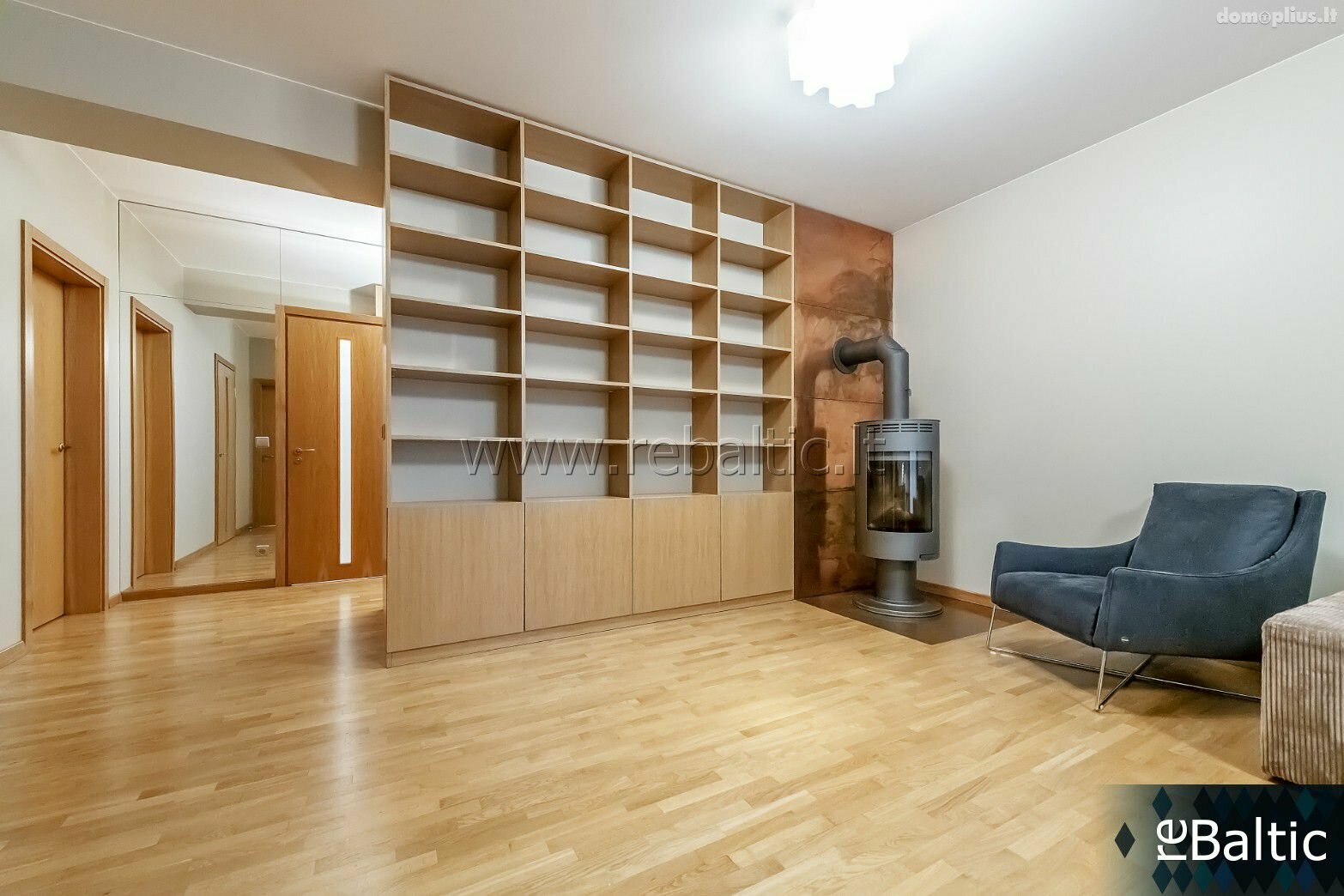 Parduodamas 4 kambarių butas Vilniuje, Antakalnyje, Žolyno g.