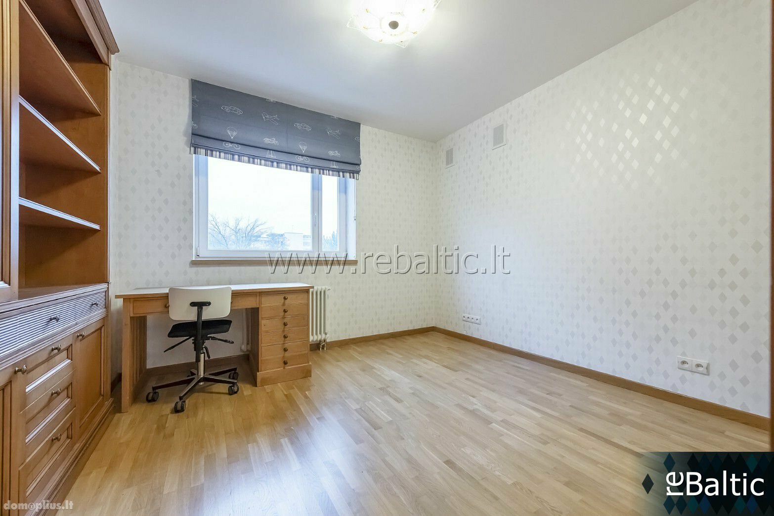 Parduodamas 4 kambarių butas Vilniuje, Antakalnyje, Žolyno g.