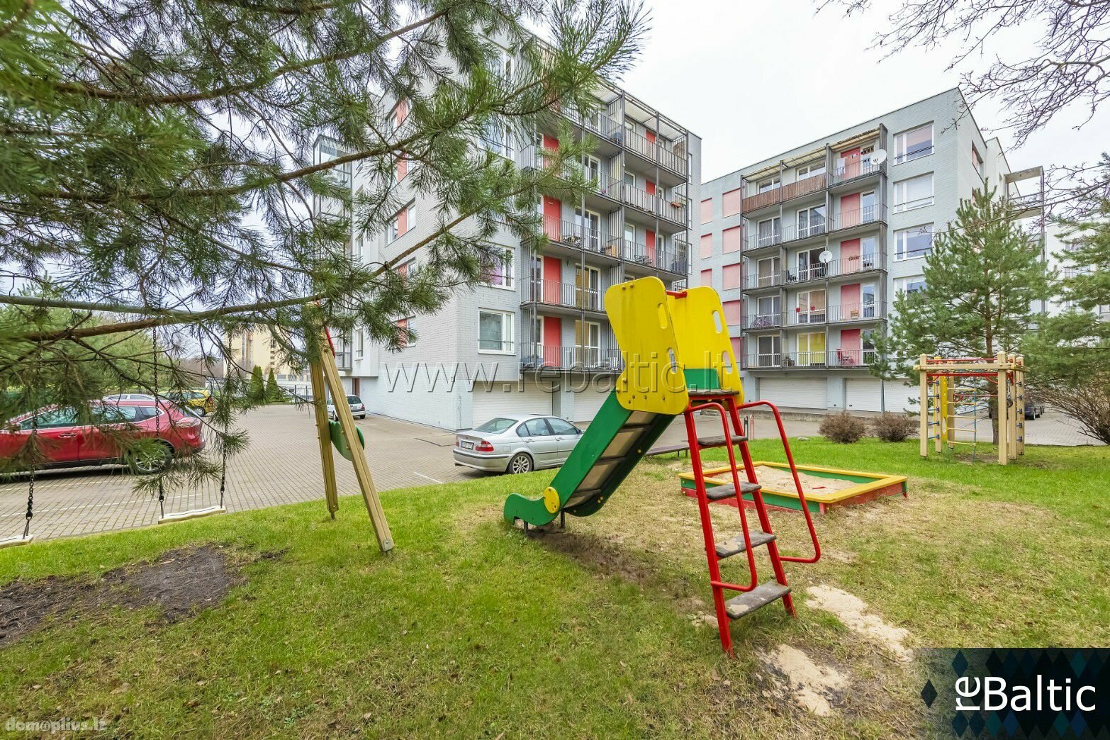 Parduodamas 4 kambarių butas Vilniuje, Antakalnyje, Žolyno g.